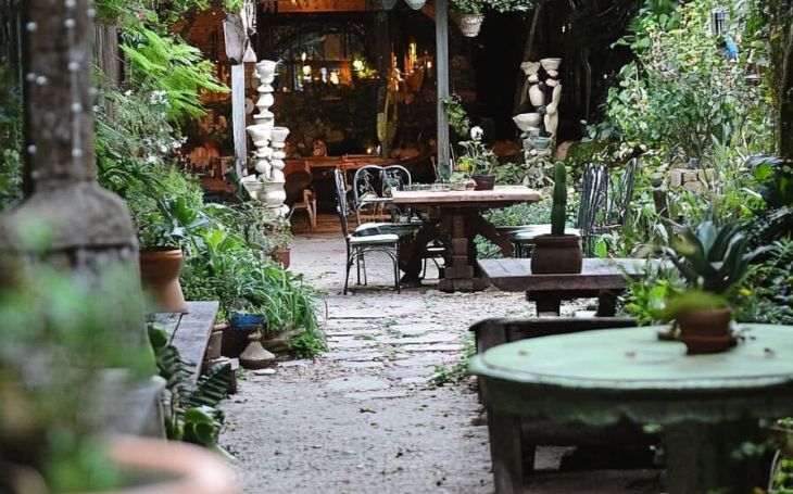 Chi phí thiết kế quán cà phê sân vườn là bao nhiêu? [Báo giá, kinh nghiệm thực tế mới nhất 2025]